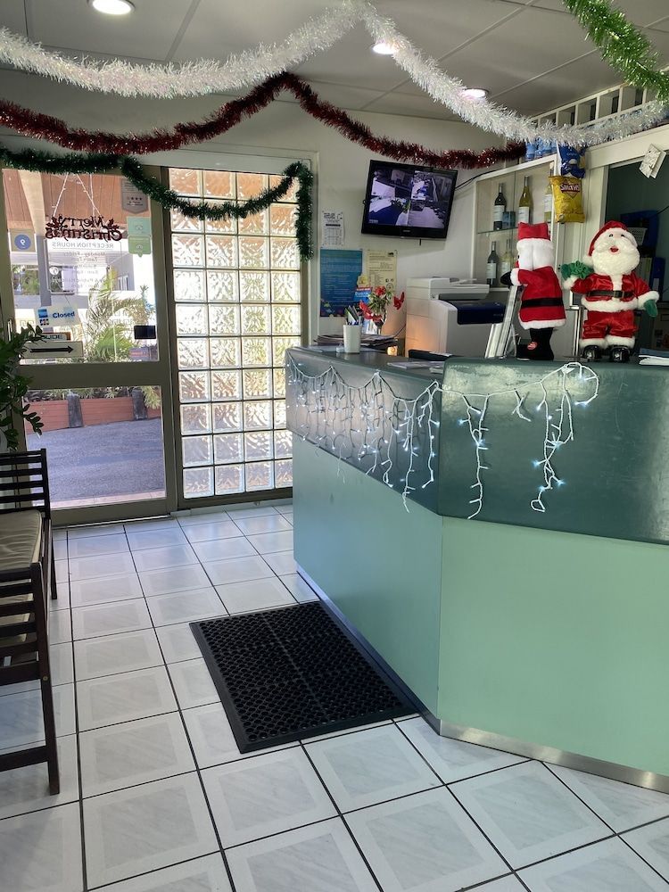 Beach House Motel 2