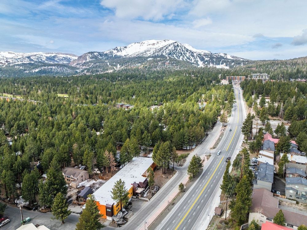 Quality Inn near Mammoth Mountain Ski Resort 1