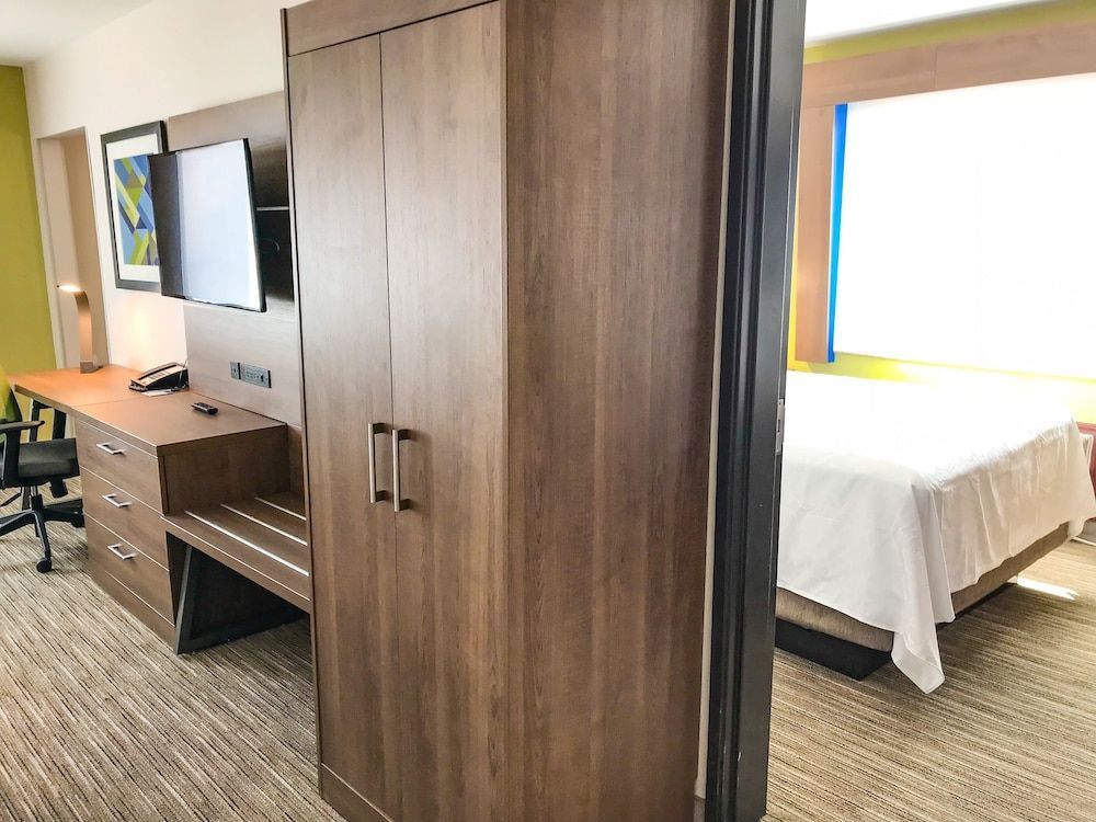 Holiday Inn Express & Suites LUBBOCK WEST by IHG 2