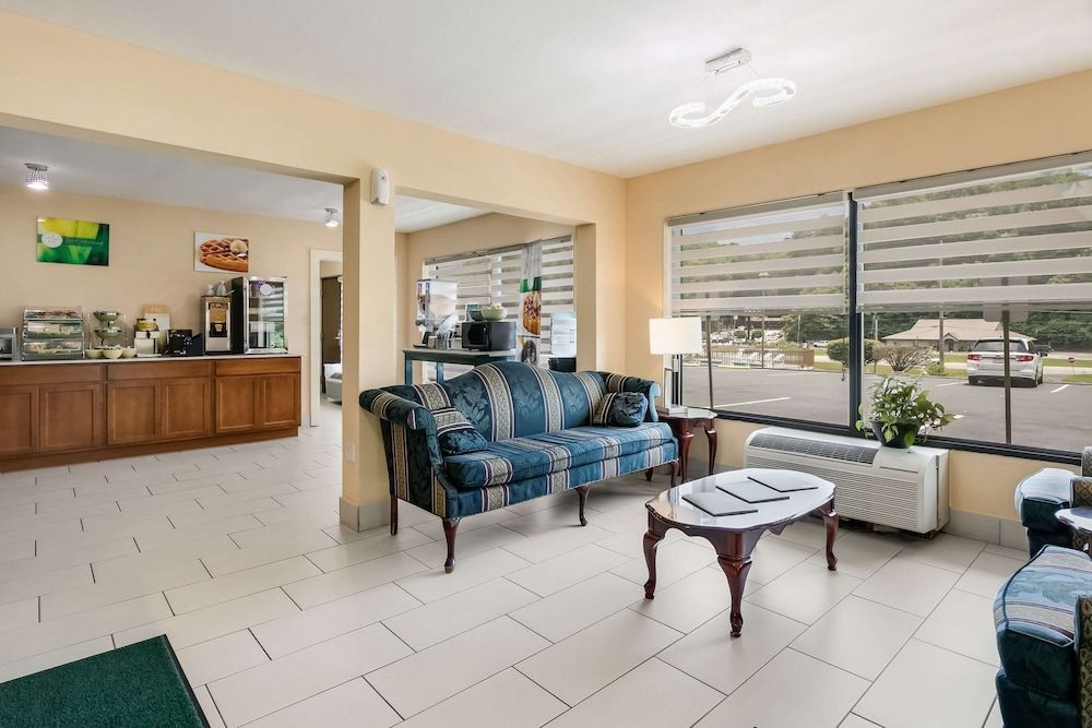 Quality Inn & Suites Mt Chalet 2
