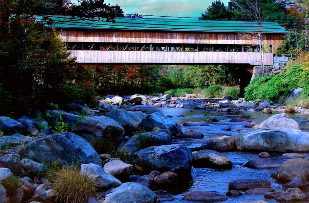 Covered Bridge Riverview Lodge 1