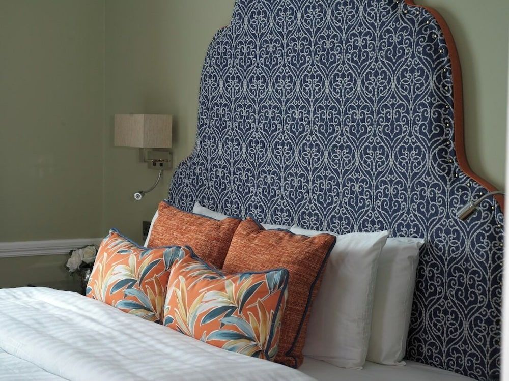 Hayes Hotel 1