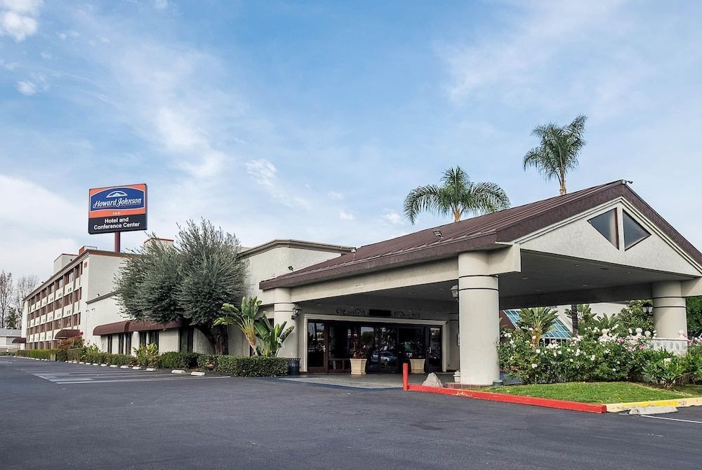 Howard Johnson by Wyndham Fullerton/Anaheim Conference Cntr 1
