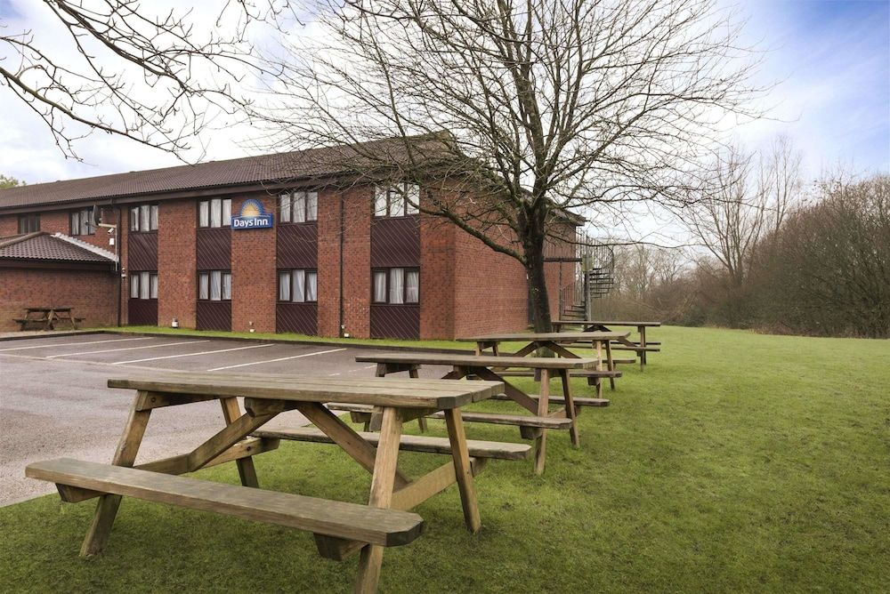 Days Inn by Wyndham Bridgend Cardiff M4 1
