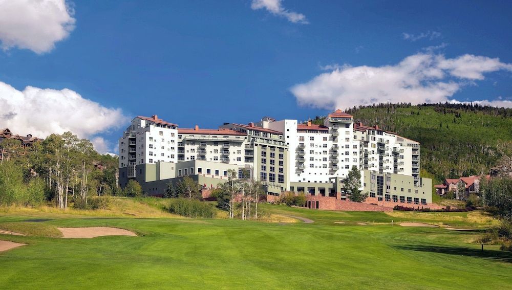 The Peaks Resort and Spa 1
