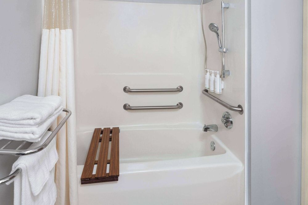 Microtel Inn by Wyndham Janesville 1