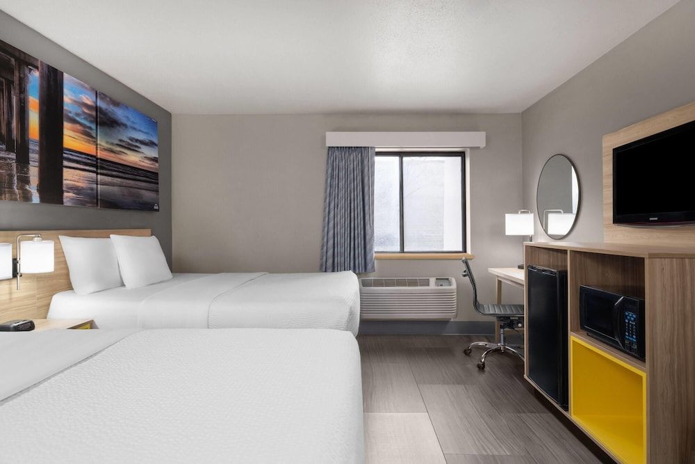 La Quinta Inn by Wyndham Milwaukee Airport / Oak Creek 2
