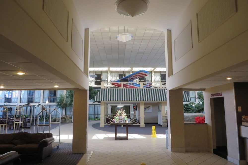 Days Inn by Wyndham Columbus Airport 2
