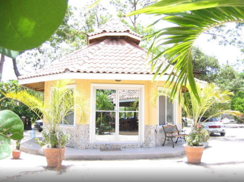 Fosters West Bay Resort 2