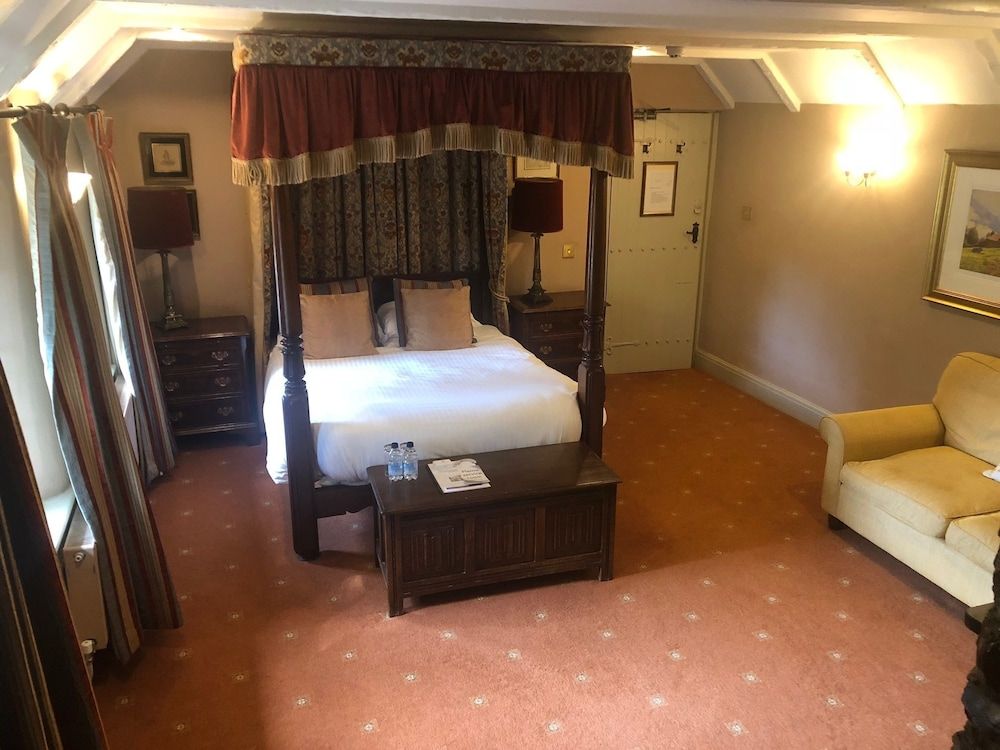 The Hoops Inn & Country Hotel 2