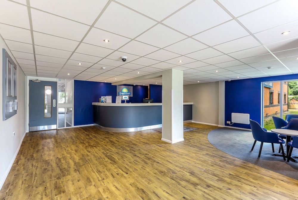 Days Inn by Wyndham Warwick North M40 2