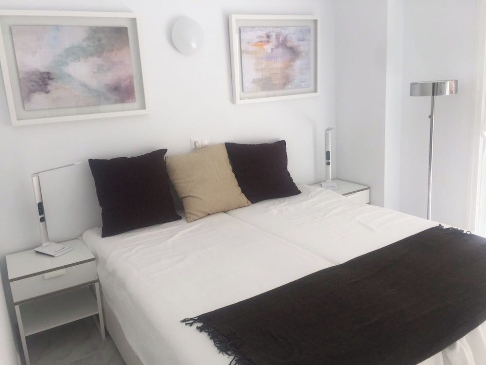 Seaside Bliss 2 Bedroom Condo in Fuengirola 2