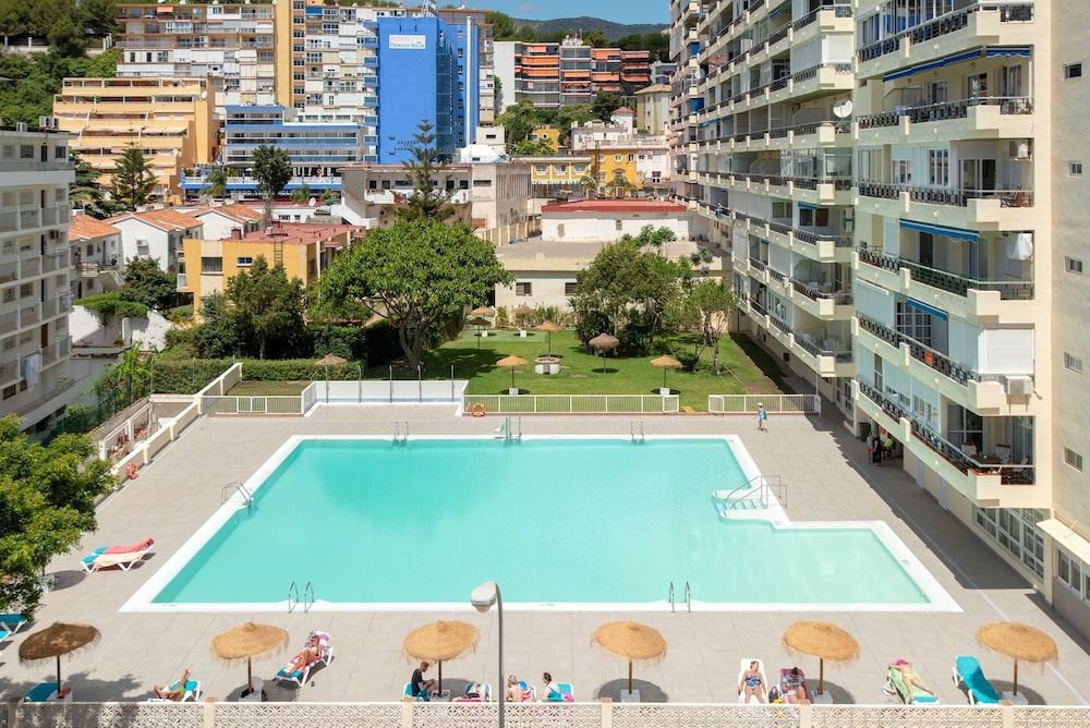 En Carihuela con vistas y plaza de garaje, Nucleo Cristal 1