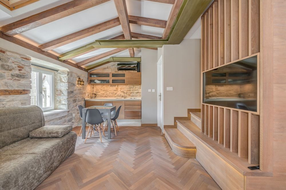 Palace Luxury Retreat - Old Town 2