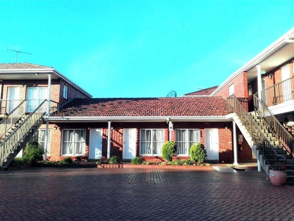 Glen Inn 1