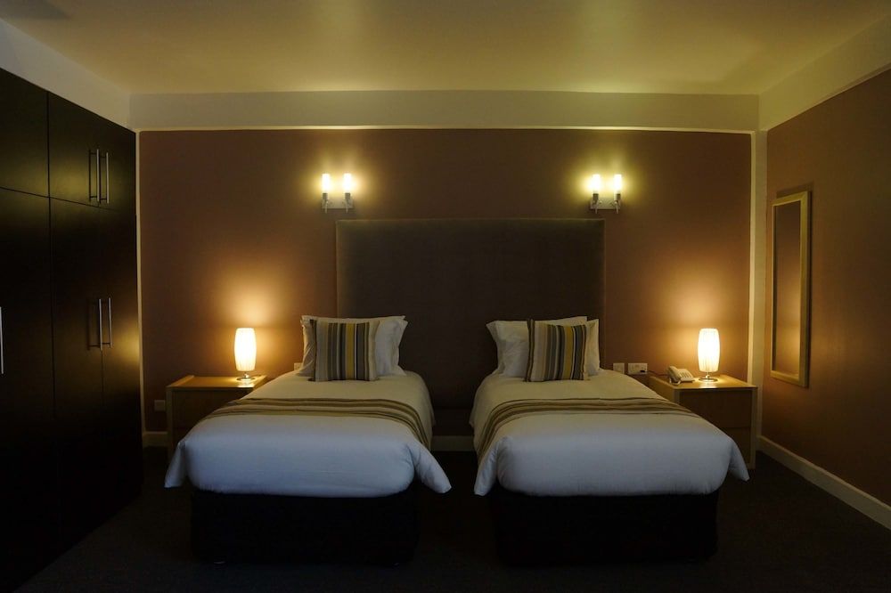 West Wood Hotel 1