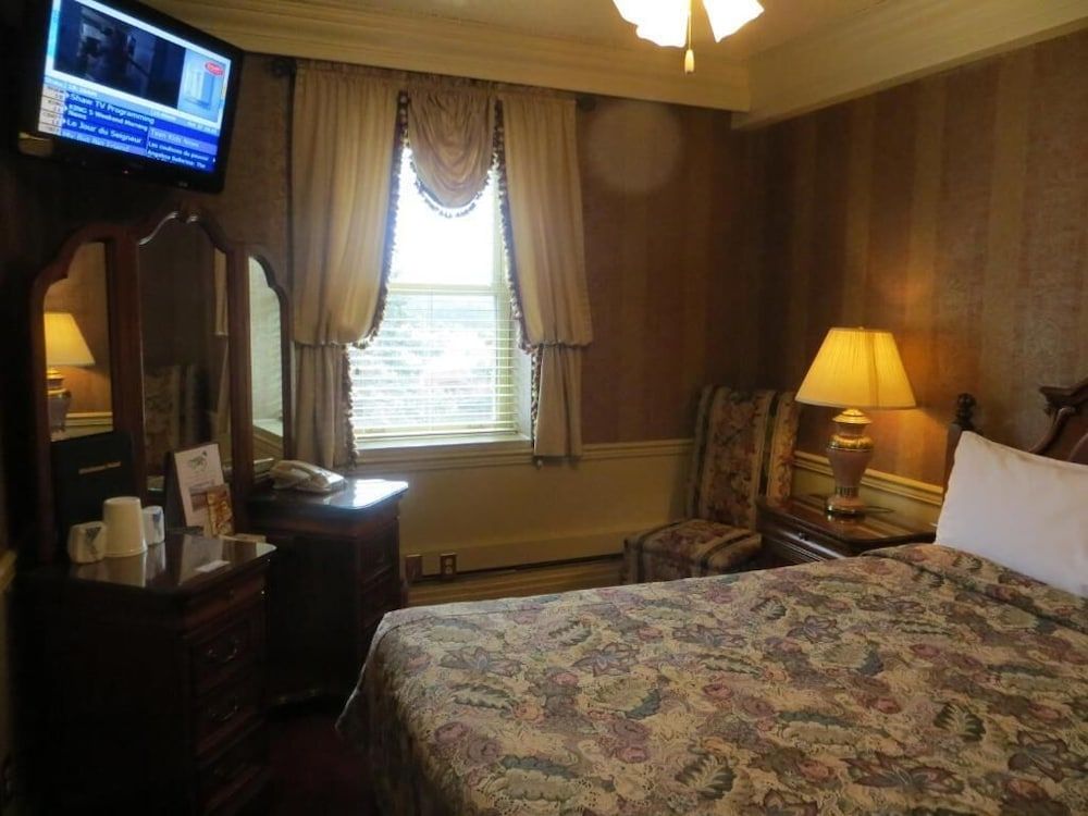 Athabasca Hotel 1