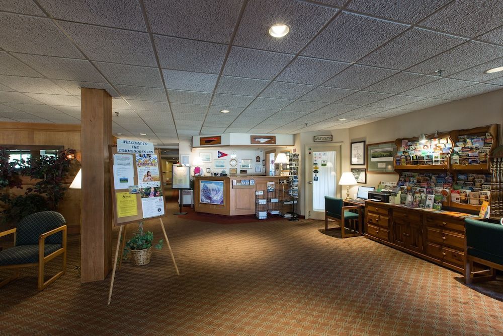 Commodores Inn 2