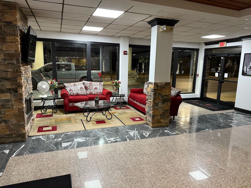 Ramada by Wyndham Macon 2