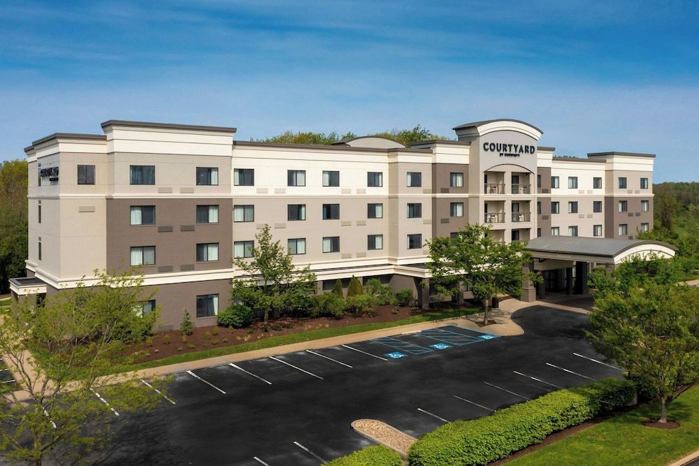 Courtyard Pittsburgh Greensburg 1