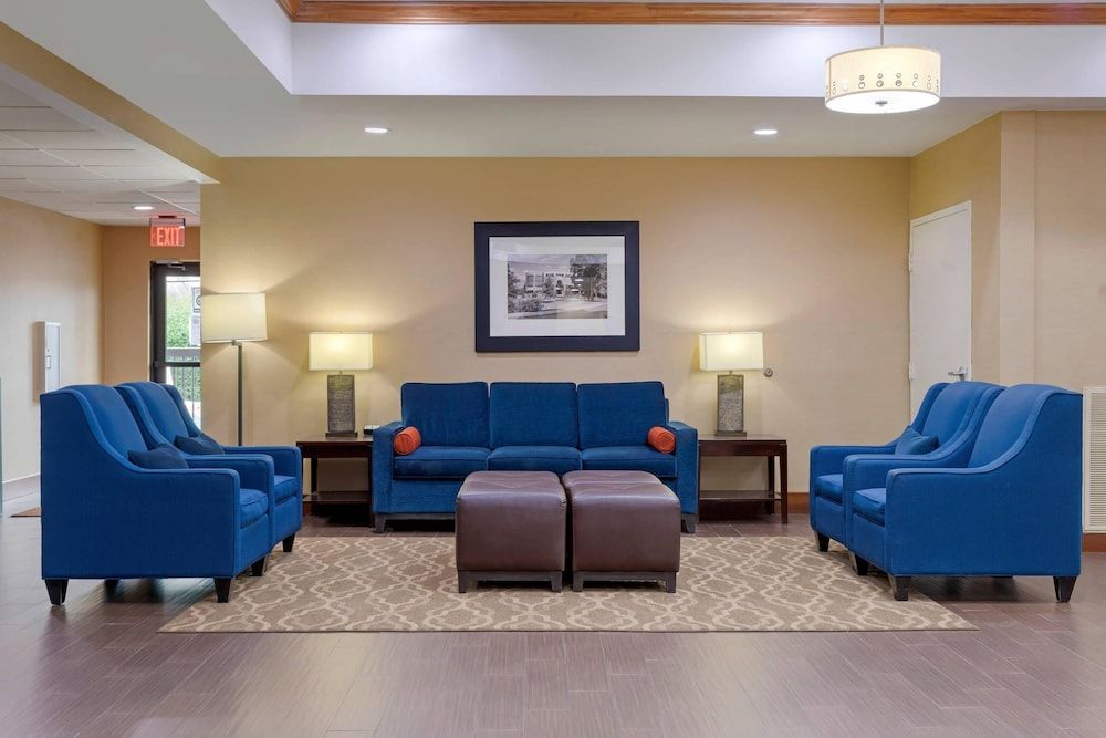 Comfort Suites Johnson City near University 2
