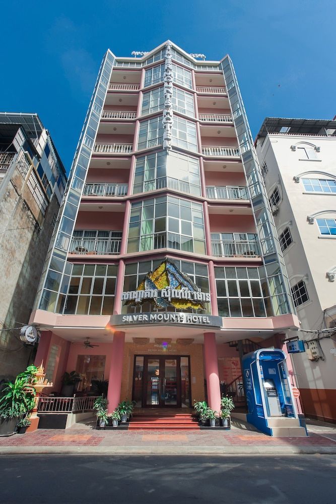 Silver Mounts Hotel 1