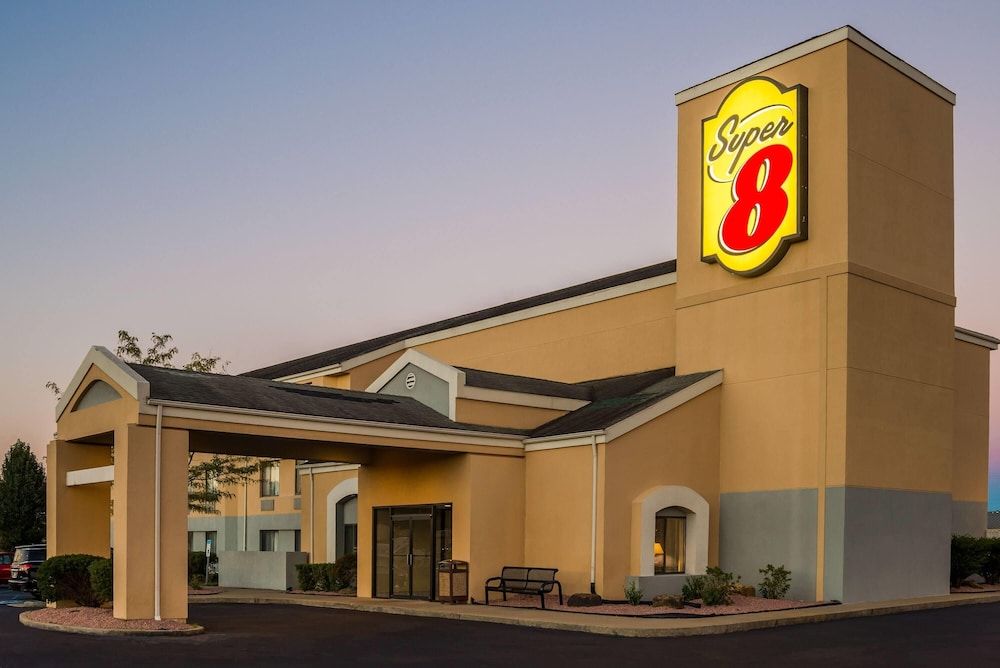 Super 8 by Wyndham Jasper 1