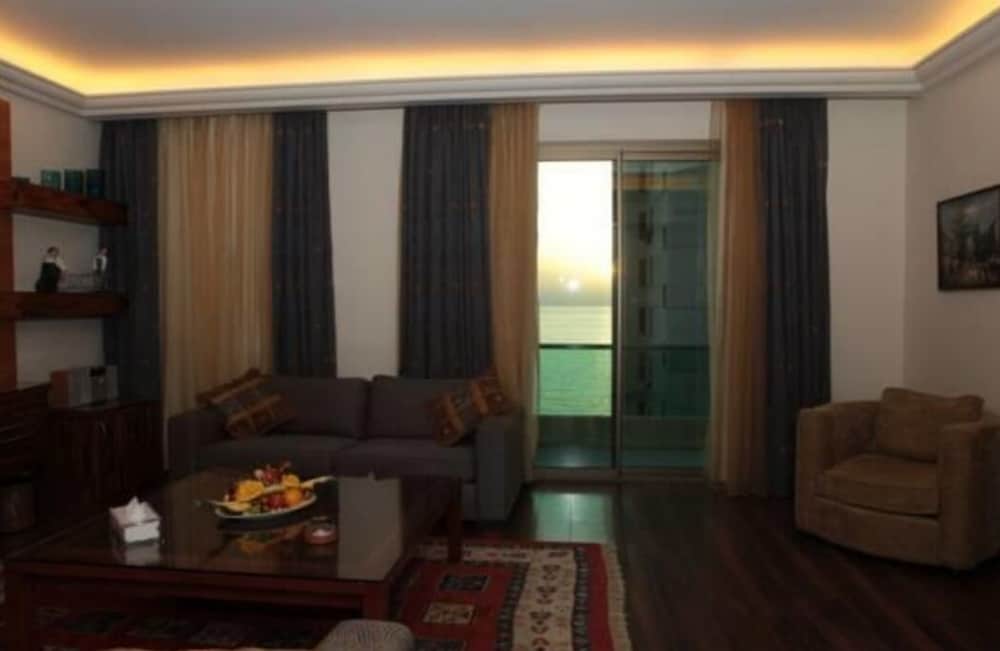 King Suites Hotel 2
