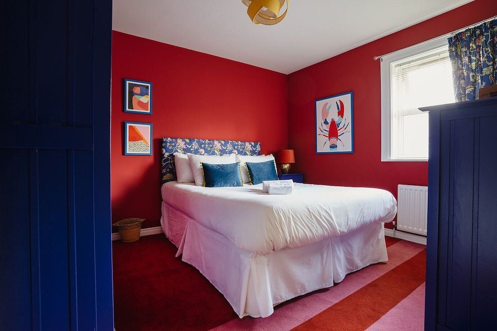 Central Belfast Apartments: Unique Retreat in the East 2