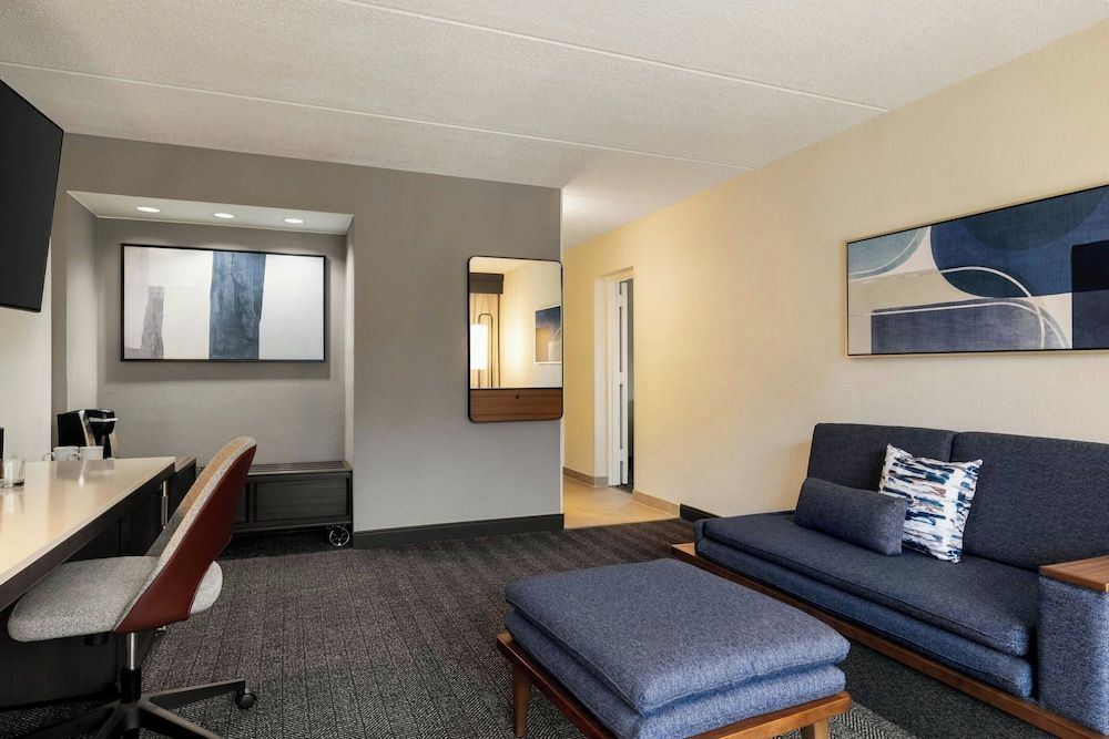 Courtyard by Marriott Atlanta Northlake 1