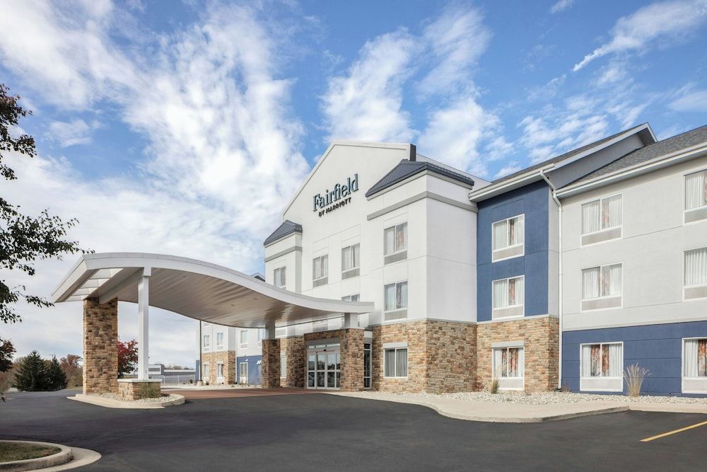 Fairfield Inn and Suites by Marriott Fort Wayne 1