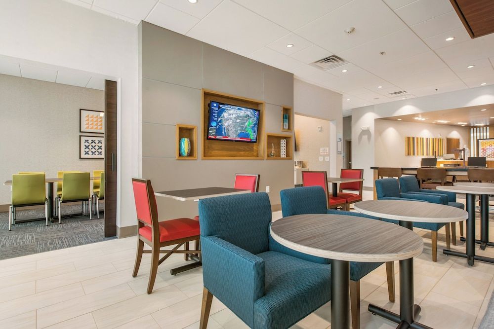 Holiday Inn Express & Suites CARROLLTON WEST by IHG 1