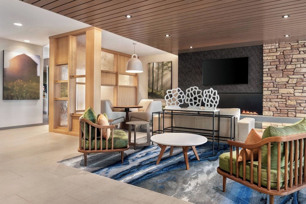 Fairfield Inn & Suites by Marriott Milwaukee West 1