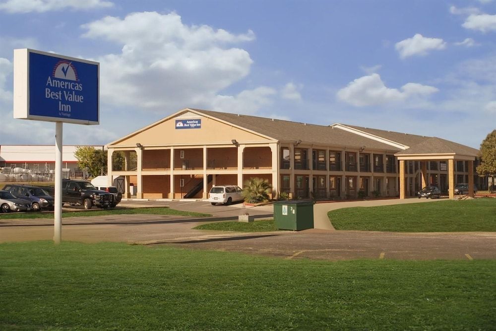 Americas Best Value Inn Waco - Franklin Avenue 1
