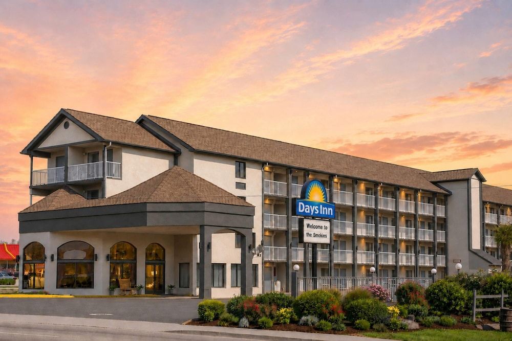 Days Inn by Wyndham Apple Valley Pigeon Forge/Sevierville 1