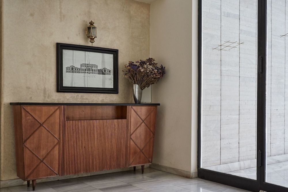 Chic One Bd Apartment with Hilton View 2