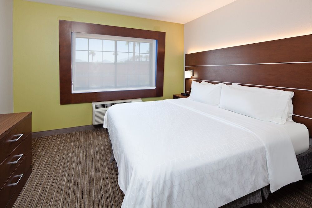 Holiday Inn Express & Suites RANCHO MIRAGE - PALM SPGS AREA by IHG 2