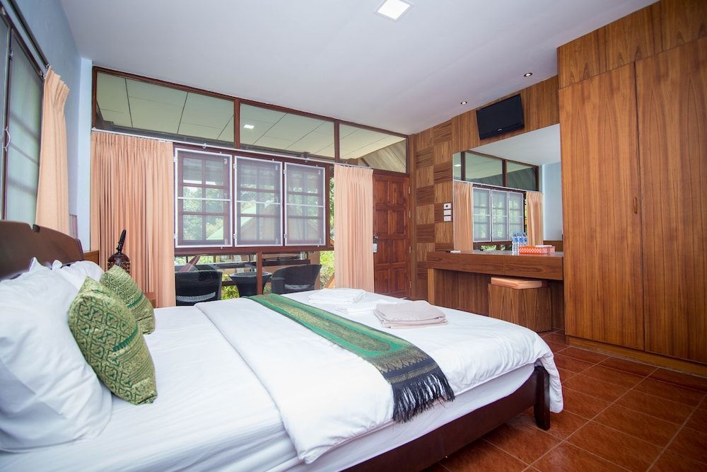 Mountain Resort Koh Lipe 2