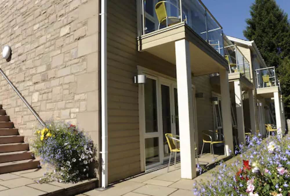 Craigmhor Lodge & Courtyard 1