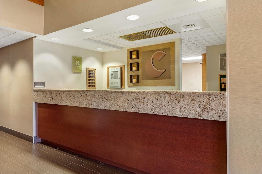 Comfort Suites Marquette 2