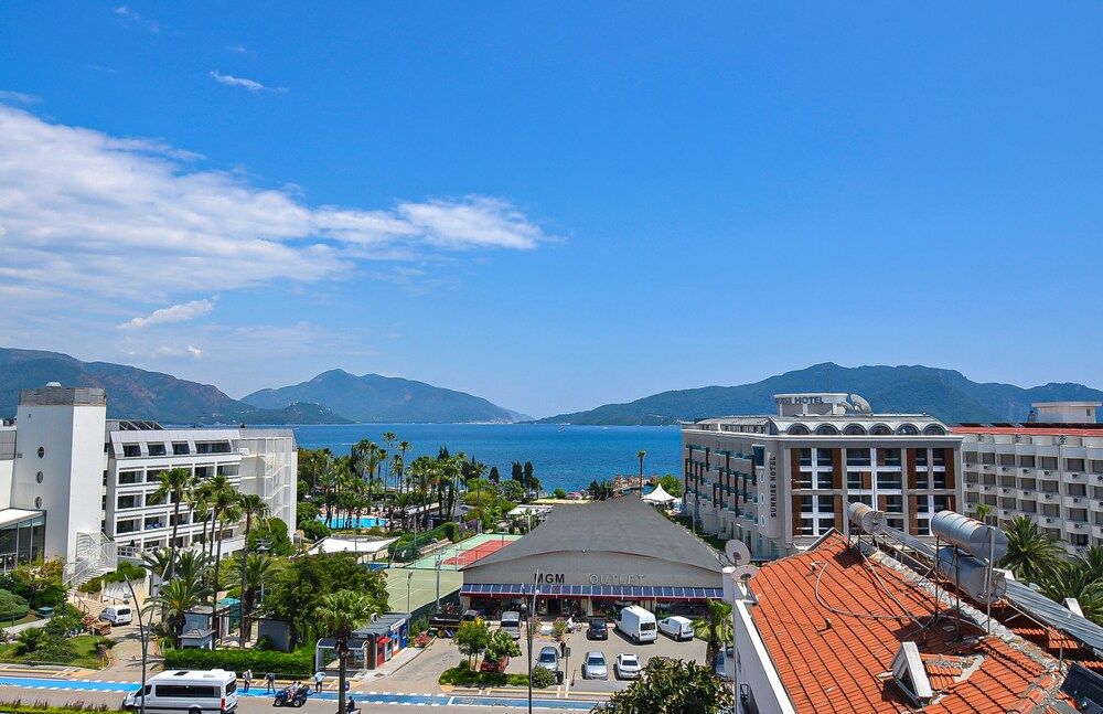 Berry Bella Hotel 1