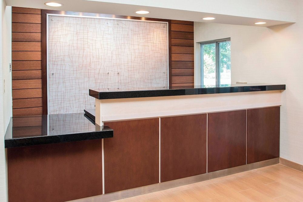 Fairfield Inn & Suites Peru 2