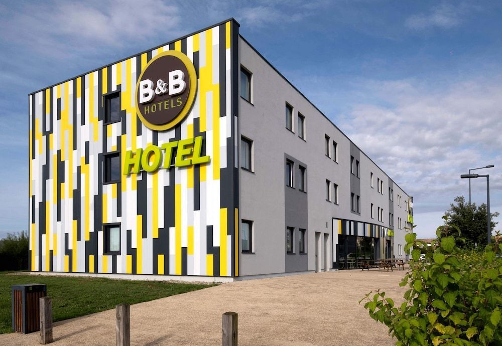 B&B HOTEL Niort Marais Poitevin Est 1