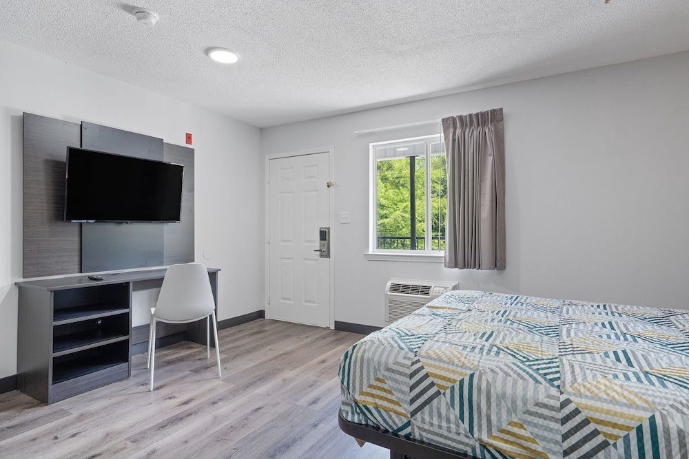 Southern Suites Pensacola Davis Hwy 2