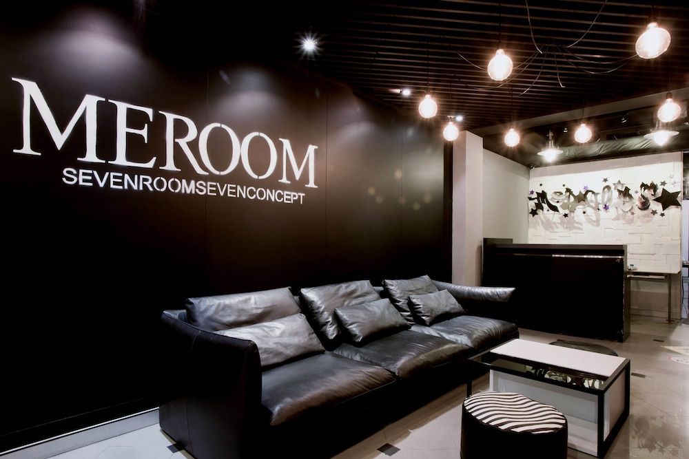 Meroom 1