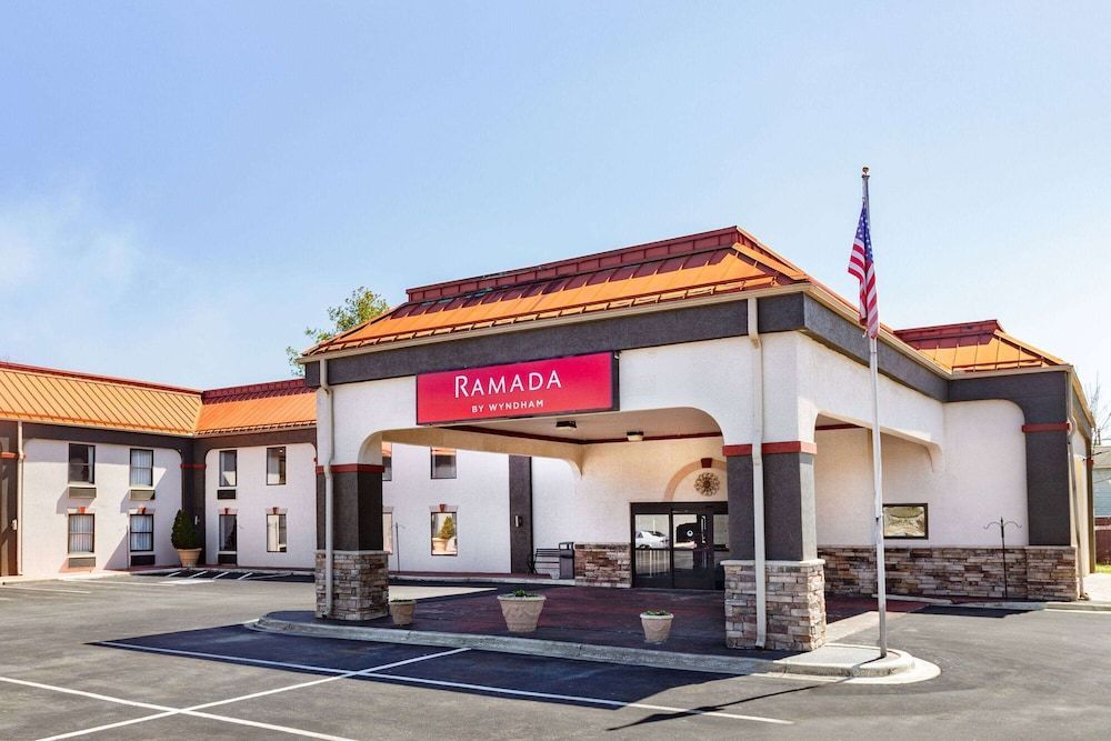 Ramada by Wyndham Hendersonville 1