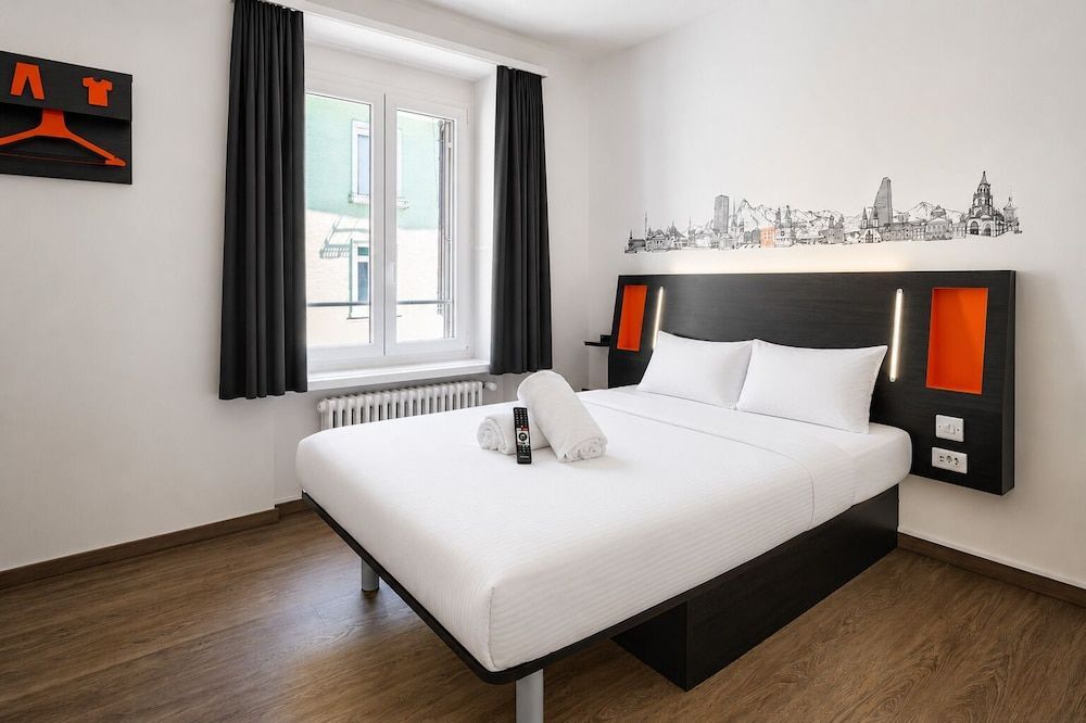 easyHotel Zürich City Limmatplatz 1