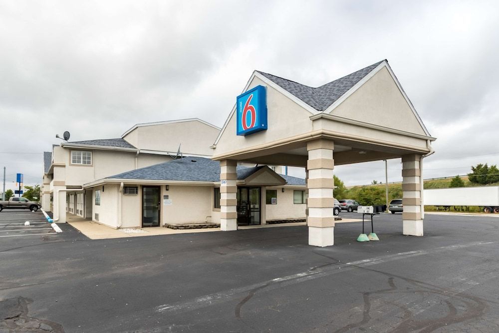 Motel 6 Crawfordsville, IN 1