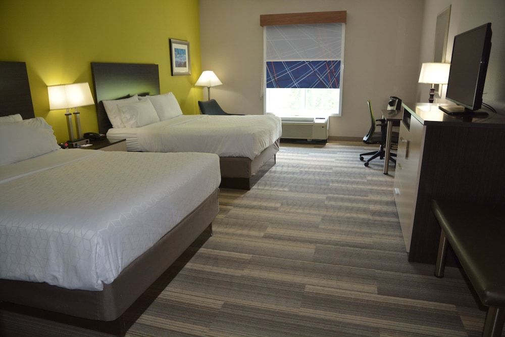 Holiday Inn Express & Suites CARYVILLE by IHG 2