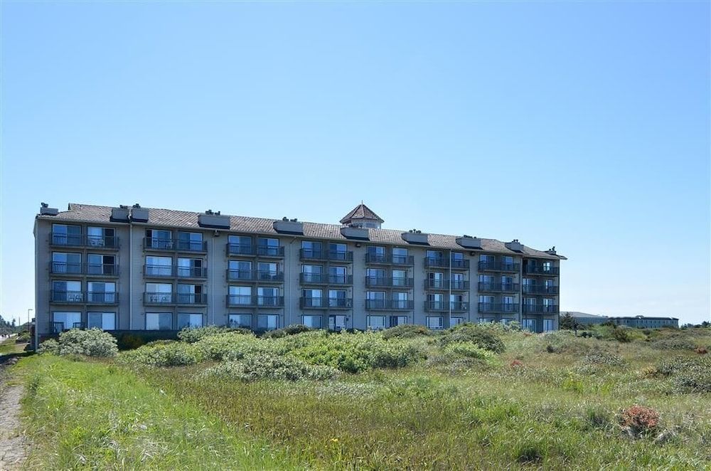 Lighthouse Suites Inn 1